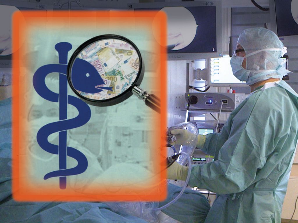 Dokumentarfilm 'Der marktgerechte Patient' - Bild-Montage: Grafik mit Geld über OP-Saal